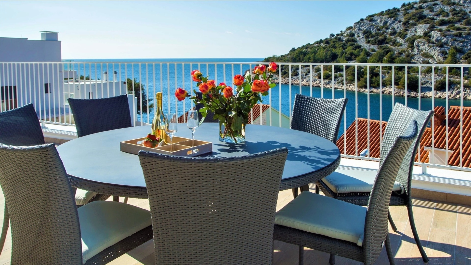 Luxury villa with sea view, 1st row 50m
